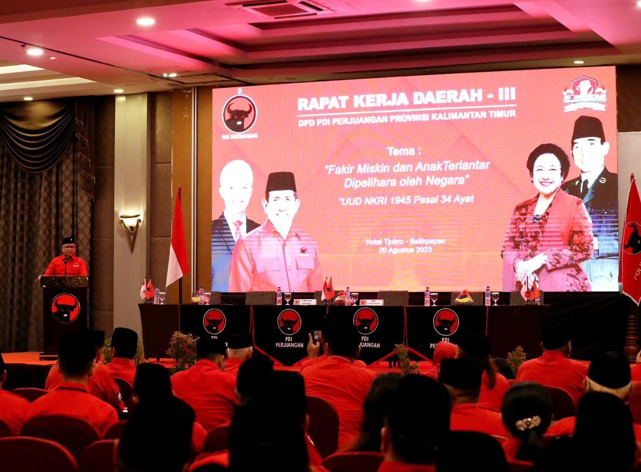 Teks Foto: Sekretaris Jenderal DPP PDIP, Hasto Kristiyanto di Rakerda III PDIP Kaltim, membangun optimis menangkan Pemilu 2024.