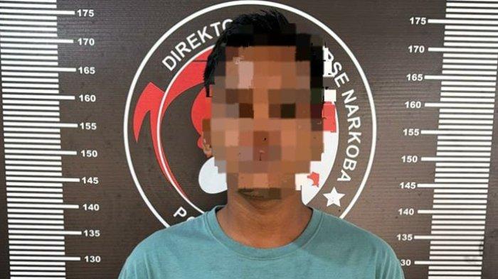 Foto: Seorang pengedar narkoba berinisial HD (26) yang selama ini meresahkan warga Sangasanga, Kutai Kartanegara akhirnya berhasil diringkus diringkus polisi.