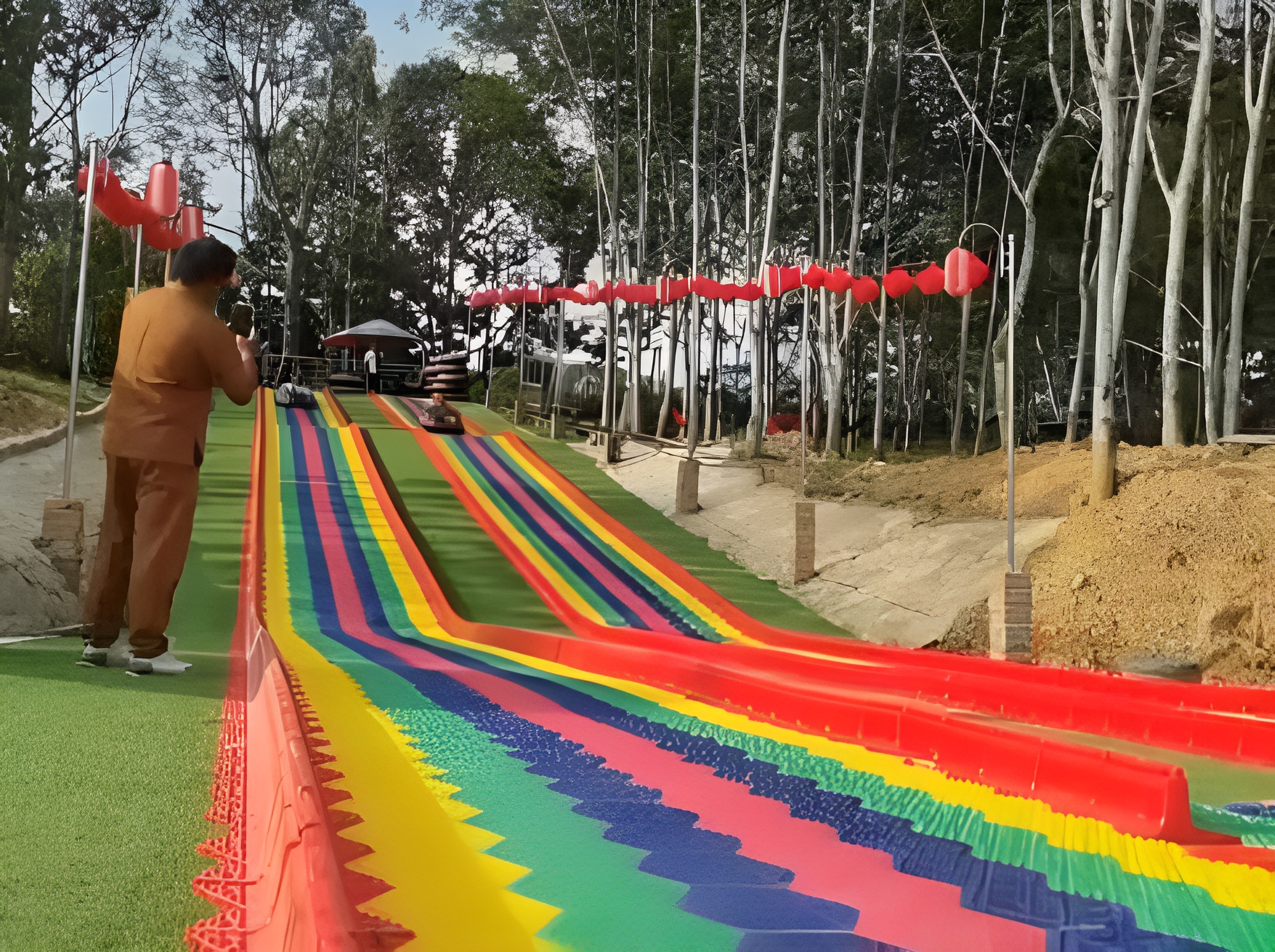 Foto: Rainbow Slide pertama di Kalimantan Timur (Kaltim). Dibangun di KM 17 Desa Batuah, Kabupaten Kutai Kartanegara (Kukar).
