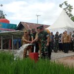 Foto: Sumur bor di Desa Sumber Sari, Kecamatan Loa Kulu yang belum lama diresmikan oleh Kepala Staf Angkatan Darat (KSAD) Jenderal TNI Maruli Simanjuntak, sekarang sudah dimanfaatkan.