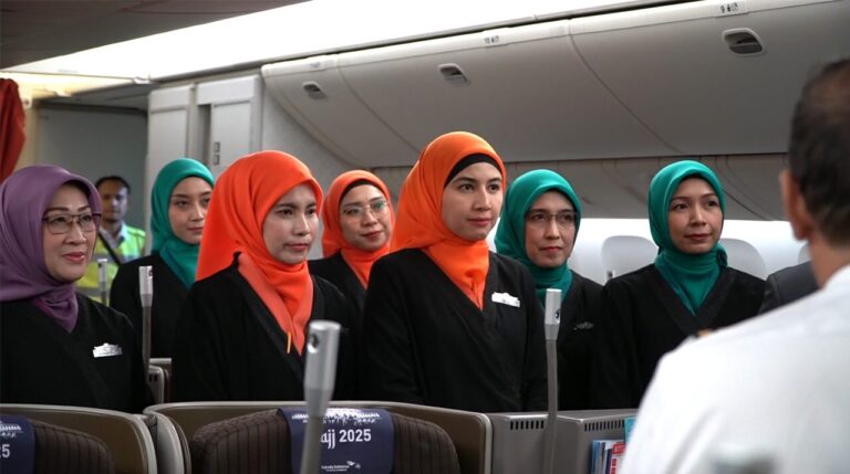 Foto: Para awak kabin Garuda Indonesia siap memberikan pelayanan terbaik bagi jemaah haji 2025, dengan penuh dedikasi dan semangat dalam menjalankan tugas mulia menuju Tanah Suci.
