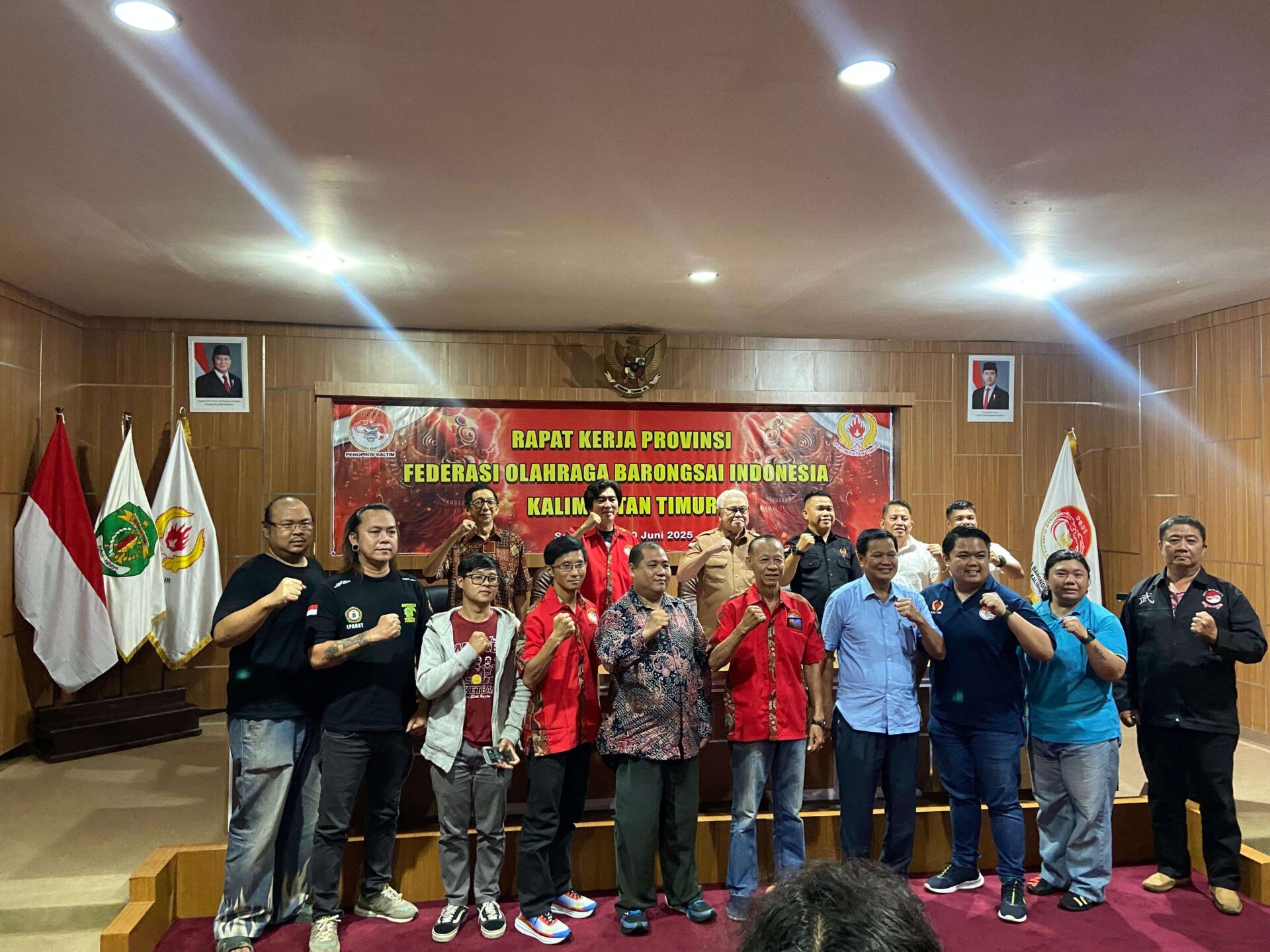 Foto bersama dalam pelaksanaan Rakerprov FOBI Kaltim di Samarinda.